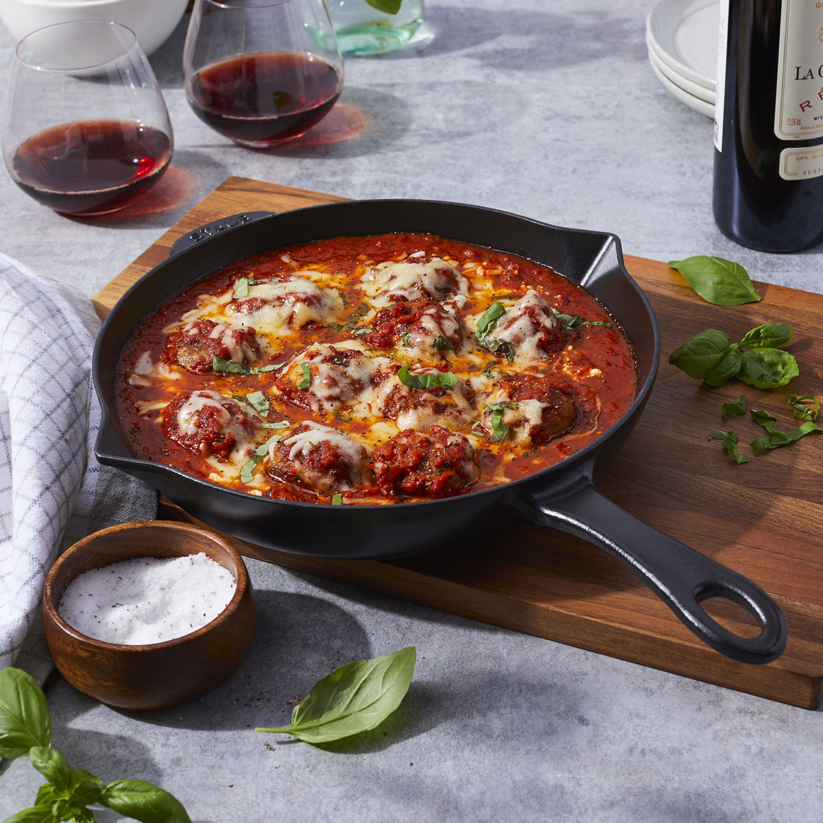 STAUB Pans 26 cm / 10 inch Cast Iron Frying Pan, Black